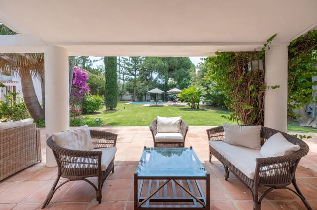 Chalet de 5 habitaciones en San Pedro de Alcantara, Marbella en venta - 2.400.000 € (Ref: 9921190)