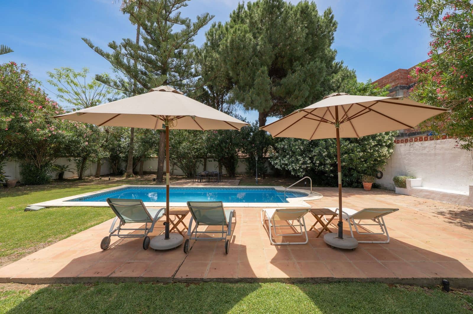 Chalet de 5 habitaciones en San Pedro de Alcantara en venta - 2.400.000 € (Ref: 9921190)