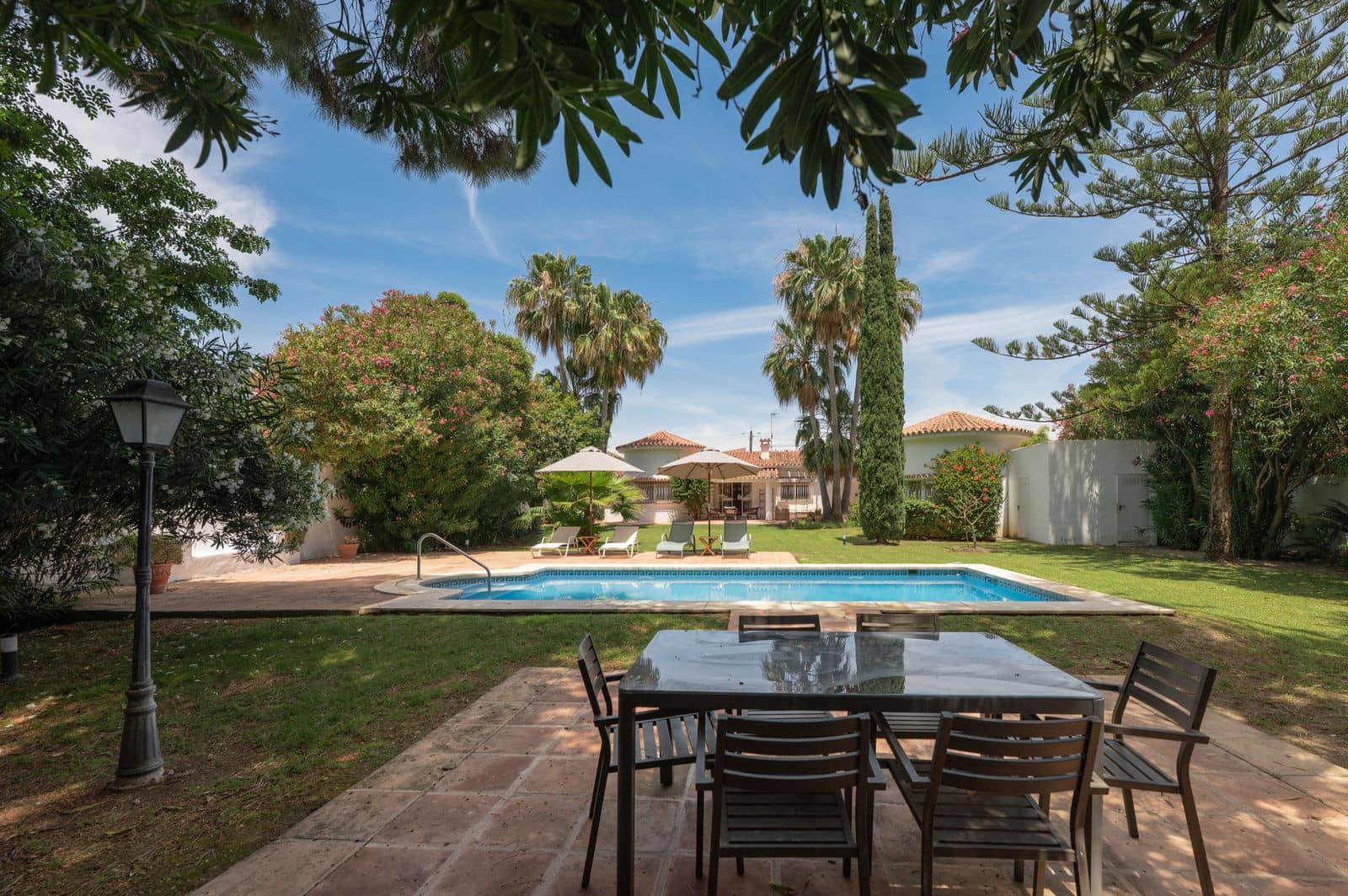 Chalet de 5 habitaciones en San Pedro de Alcantara en venta - 2.400.000 € (Ref: 9921190)
