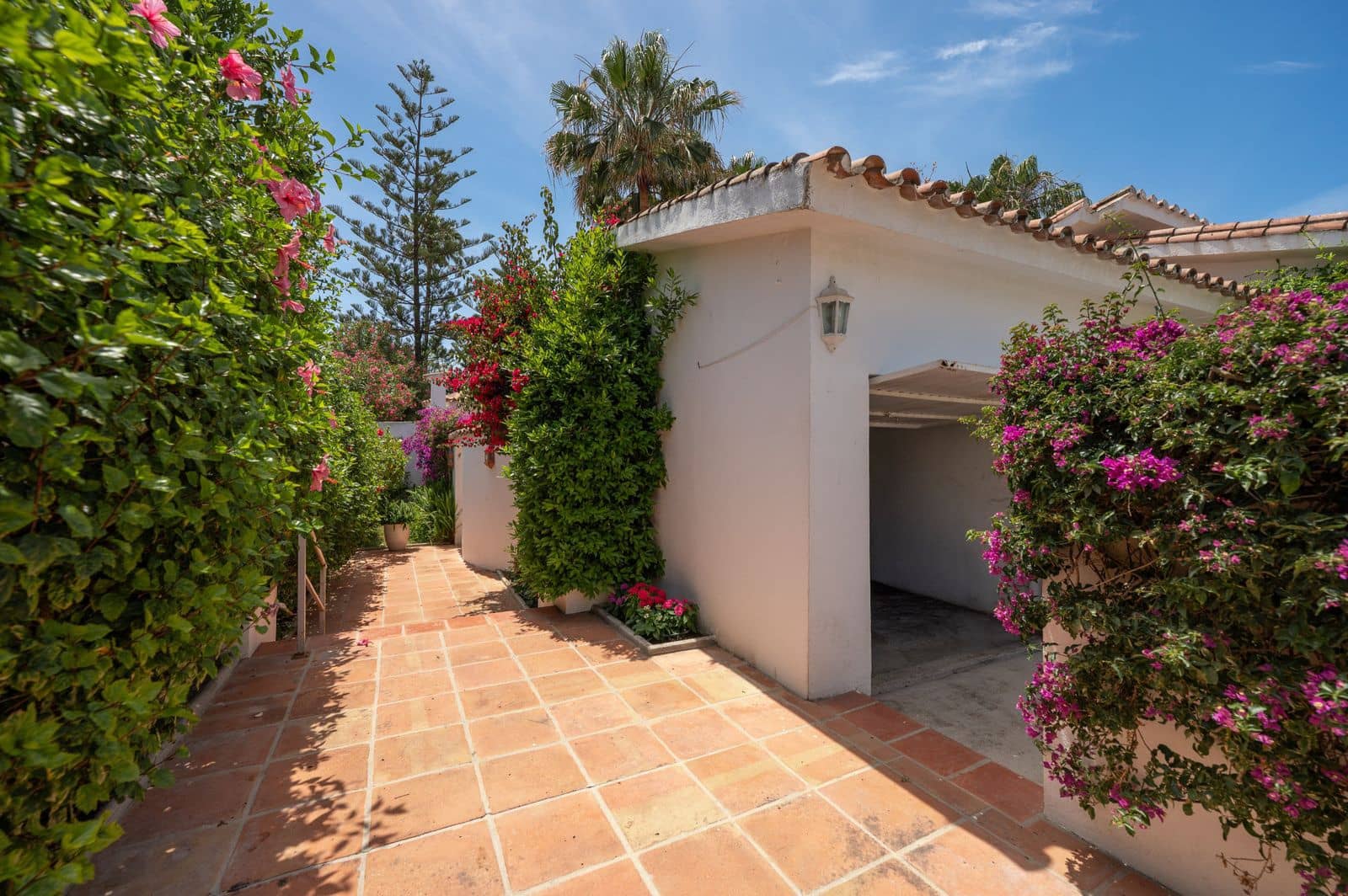 Chalet de 5 habitaciones en San Pedro de Alcantara en venta - 2.400.000 € (Ref: 9921190)