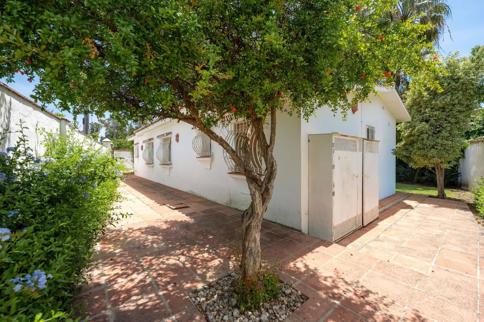 Chalet de 5 habitaciones en San Pedro de Alcantara en venta - 2.400.000 € (Ref: 9921190)