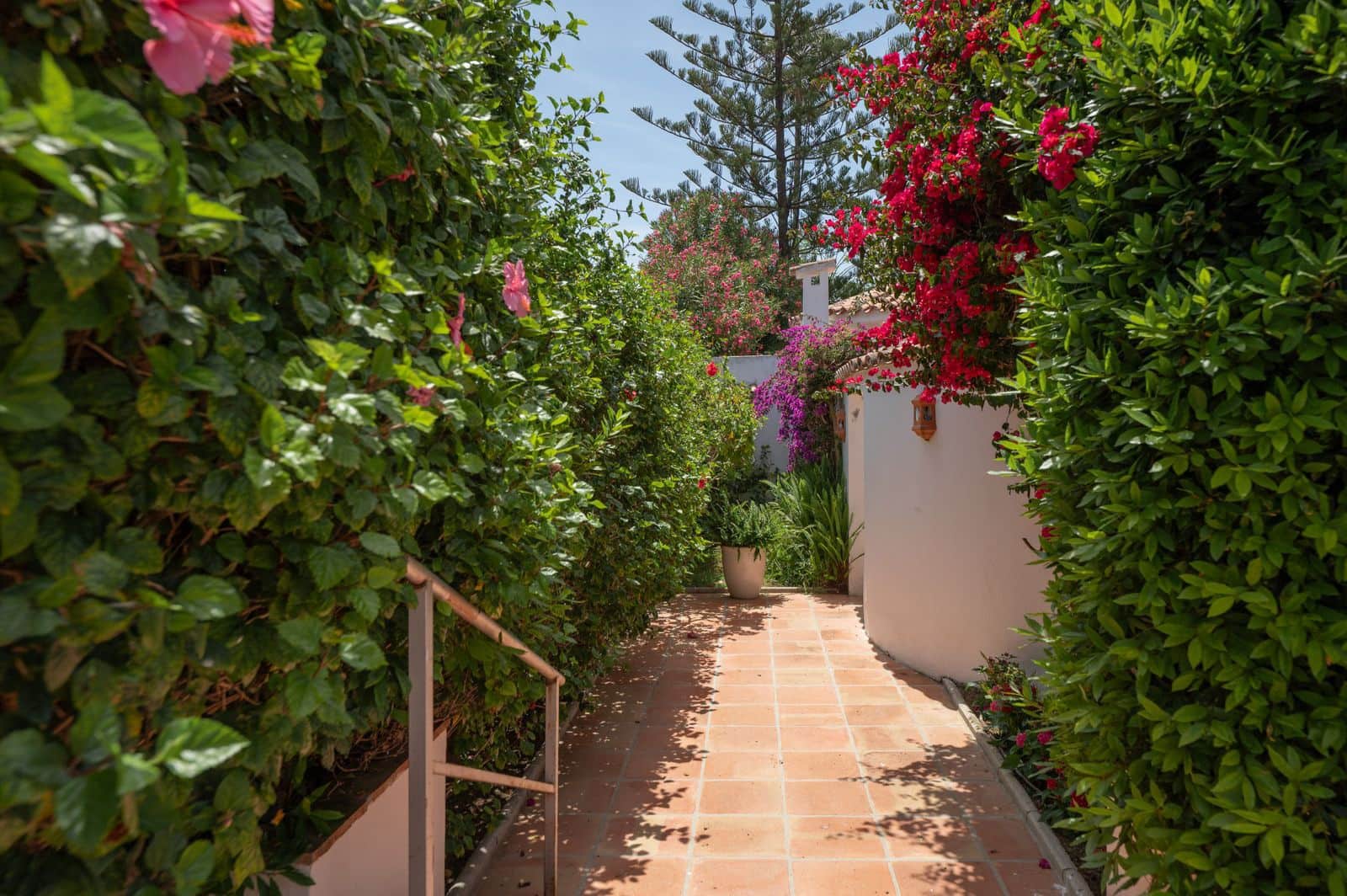 Chalet de 5 habitaciones en San Pedro de Alcantara en venta - 2.400.000 € (Ref: 9921190)