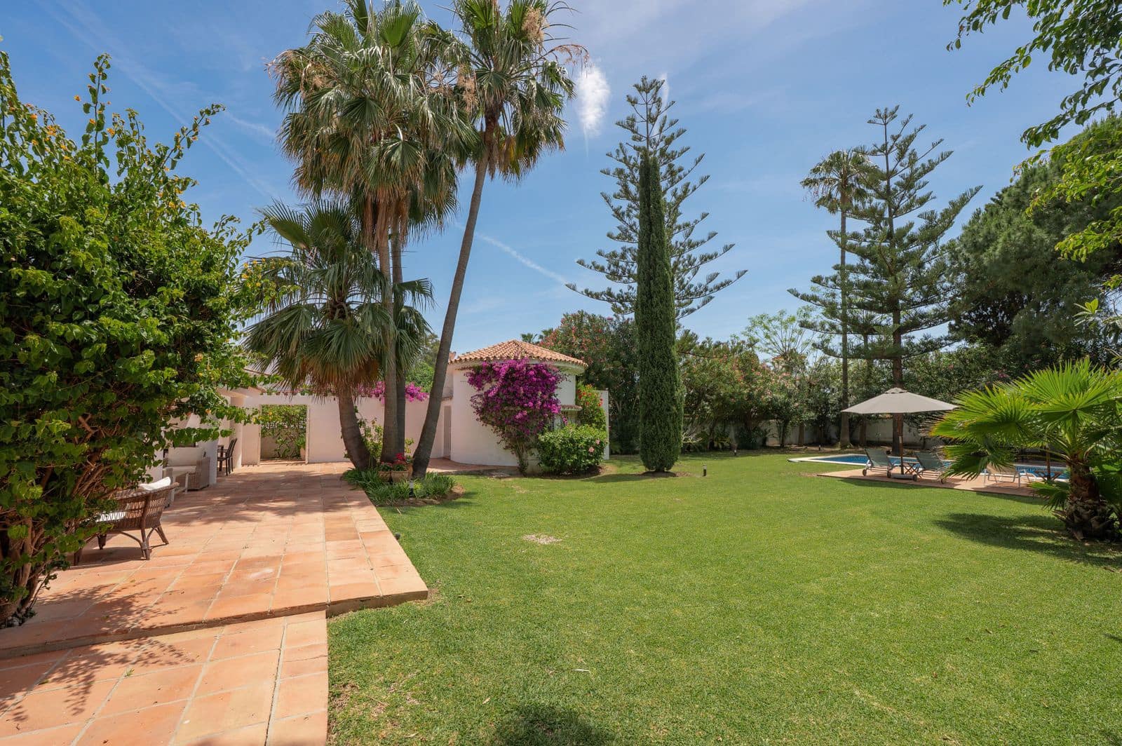 Chalet de 5 habitaciones en San Pedro de Alcantara en venta - 2.400.000 € (Ref: 9921190)