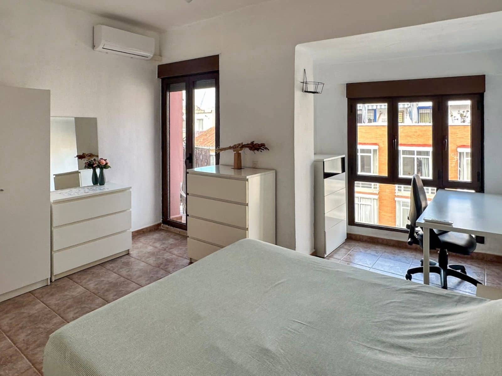 4 soveværelse Lejlighed til salg i Malaga by - € 405.000 (Ref: 9921195)