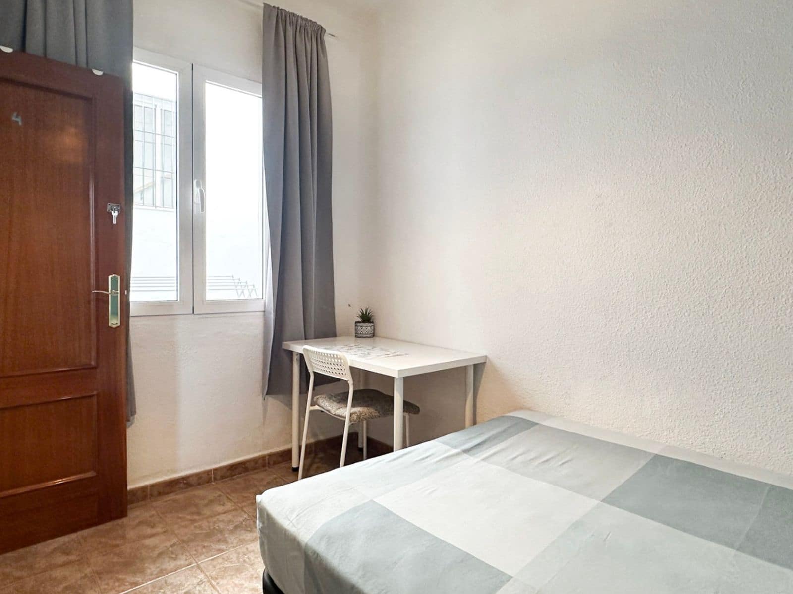 4 soveværelse Lejlighed til salg i Malaga by - € 405.000 (Ref: 9921195)