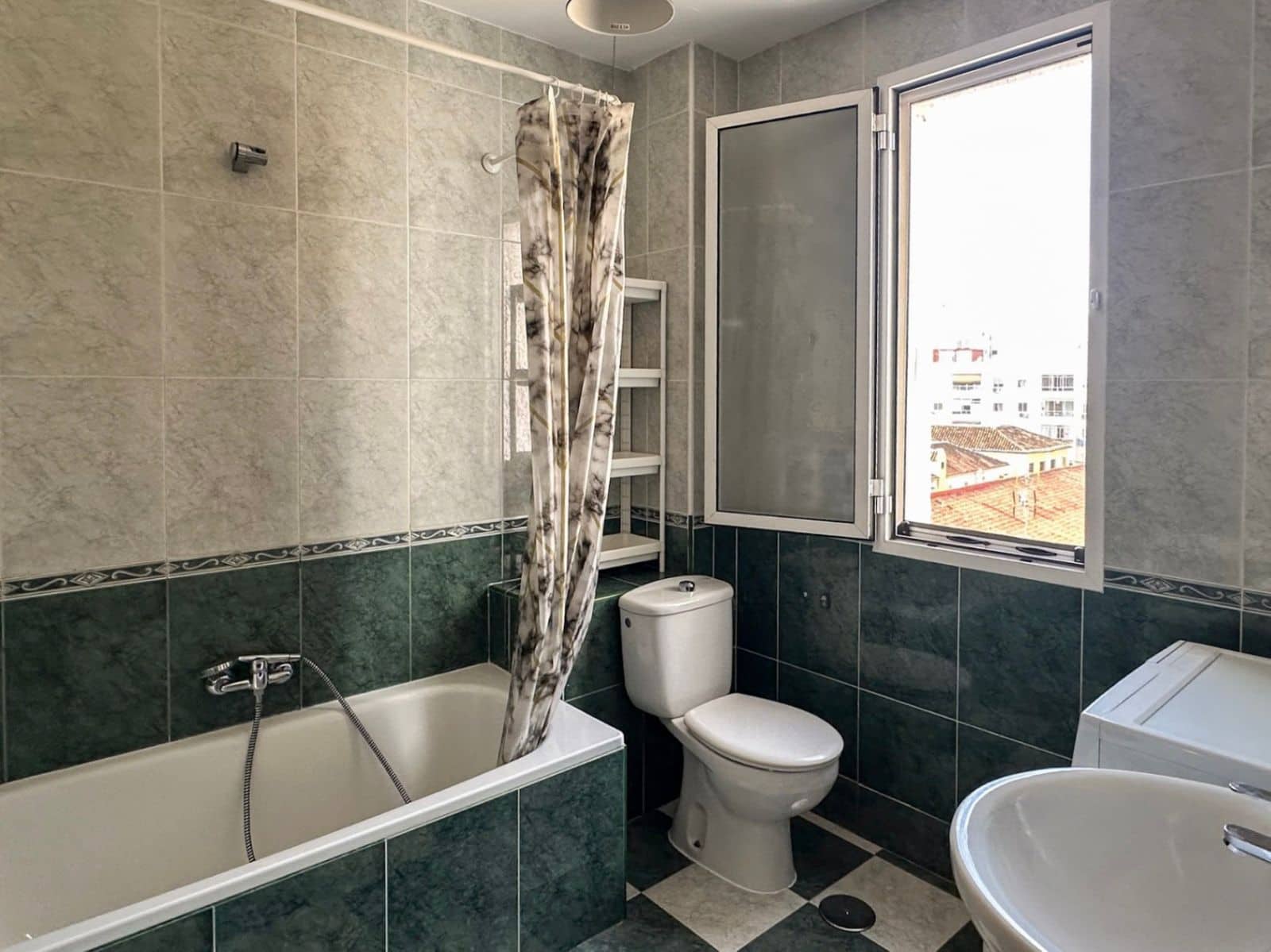 4 soveværelse Lejlighed til salg i Malaga by - € 405.000 (Ref: 9921195)