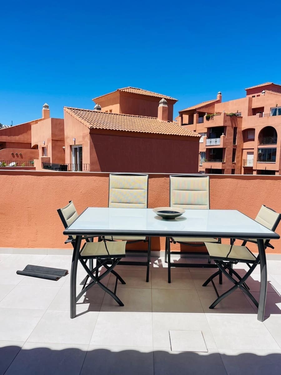 2 bedroom Penthouse for sale in La Duquesa / Puerto de la Duquesa - € 440,000 (Ref: 9921197)