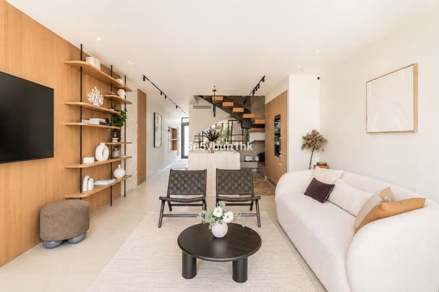 4 soverom Hus til salgs i Nueva Andalucia, Marbella - € 1 575 000 (Ref: 9921200)