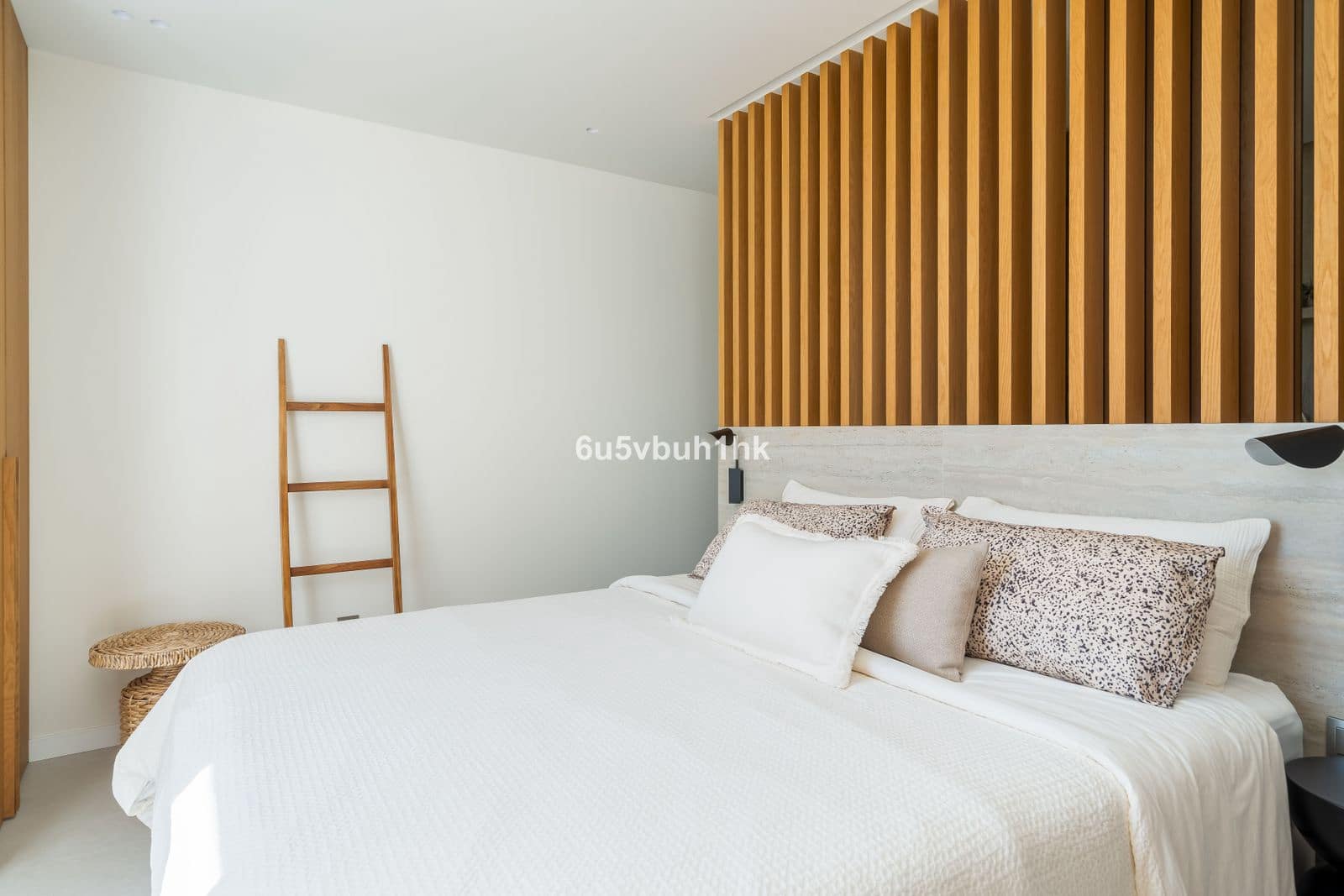 4 soverom Hus til salgs i Nueva Andalucia - € 1 575 000 (Ref: 9921200)