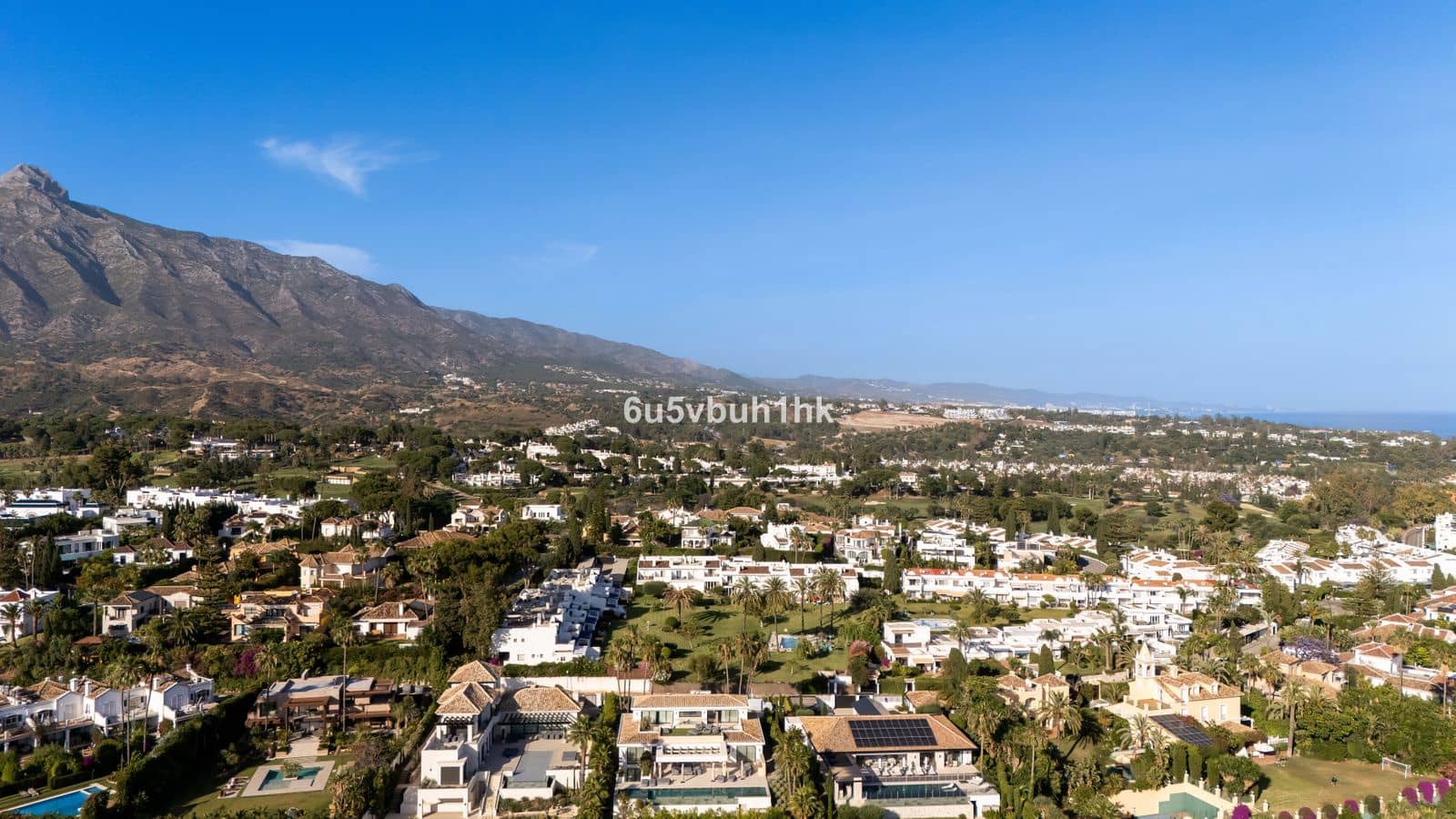 4 soverom Hus til salgs i Nueva Andalucia - € 1 575 000 (Ref: 9921200)