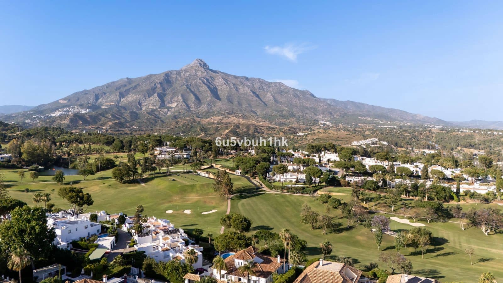 4 soverom Hus til salgs i Nueva Andalucia - € 1 575 000 (Ref: 9921200)