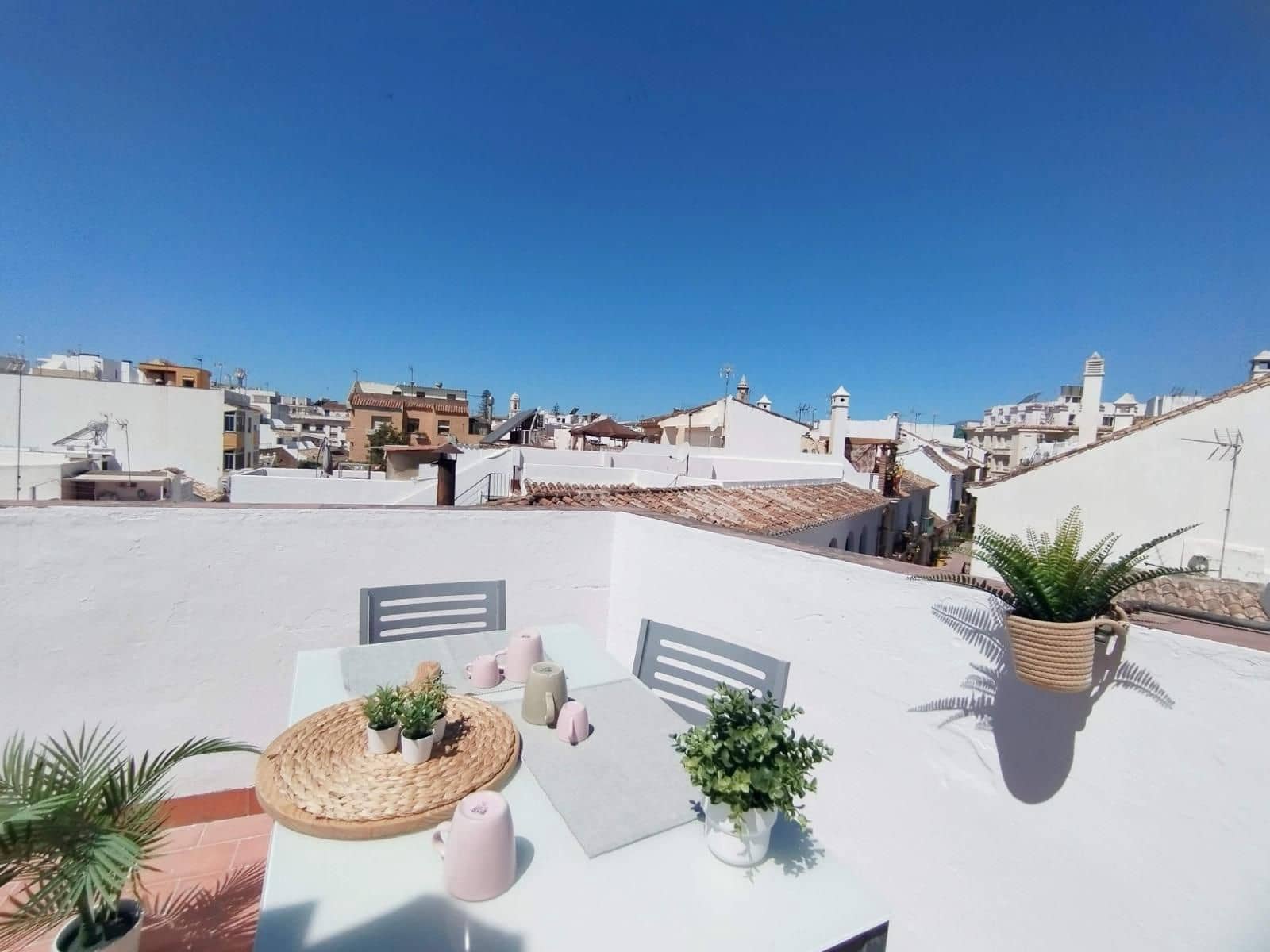 2 soveværelse Semi-Rækkehus til salg i Estepona - € 727.000 (Ref: 9921203)