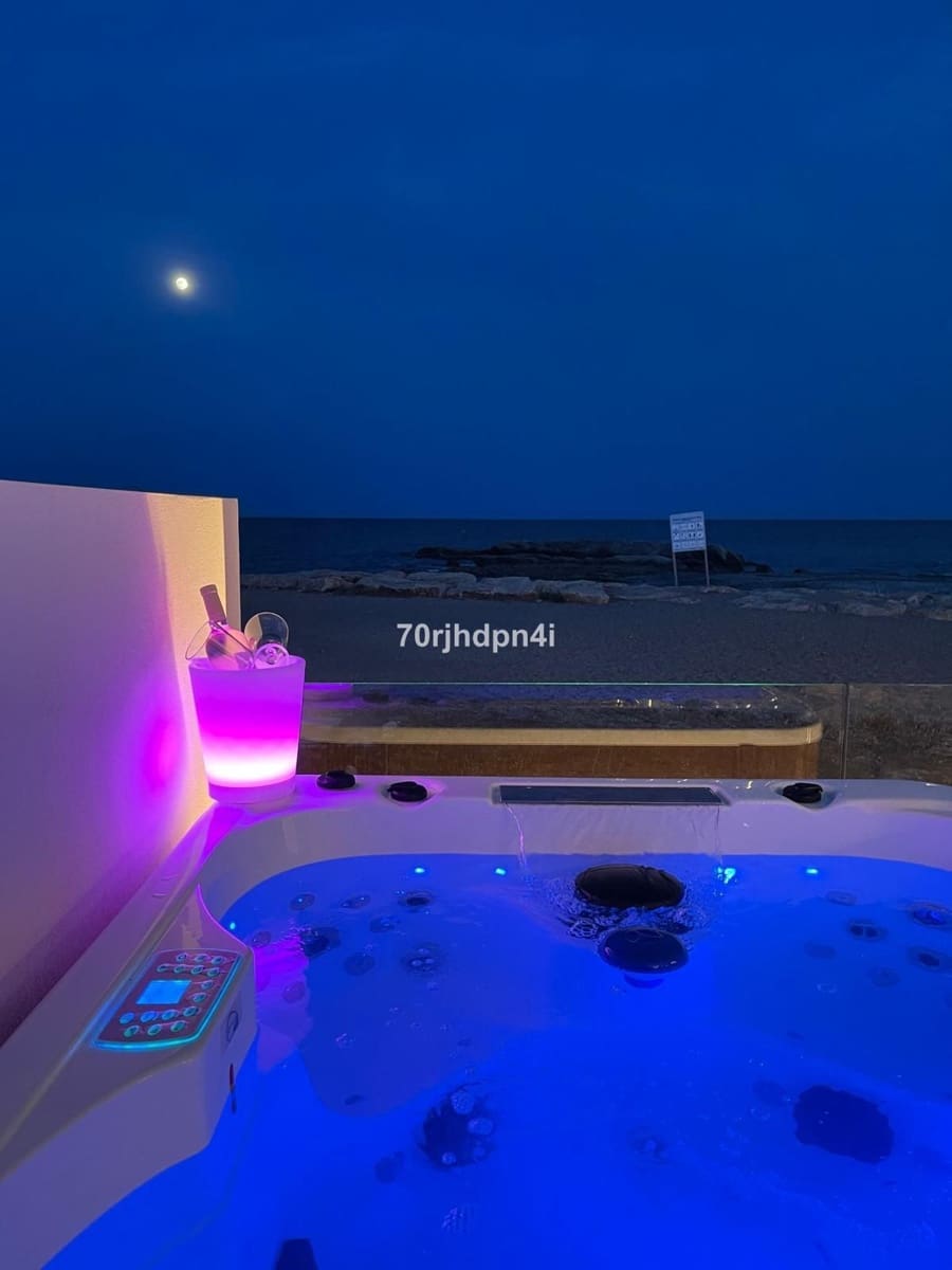 4 makuuhuone Huvila myytävänä paikassa Estepona - 1 785 000 € (Ref: 9921207)