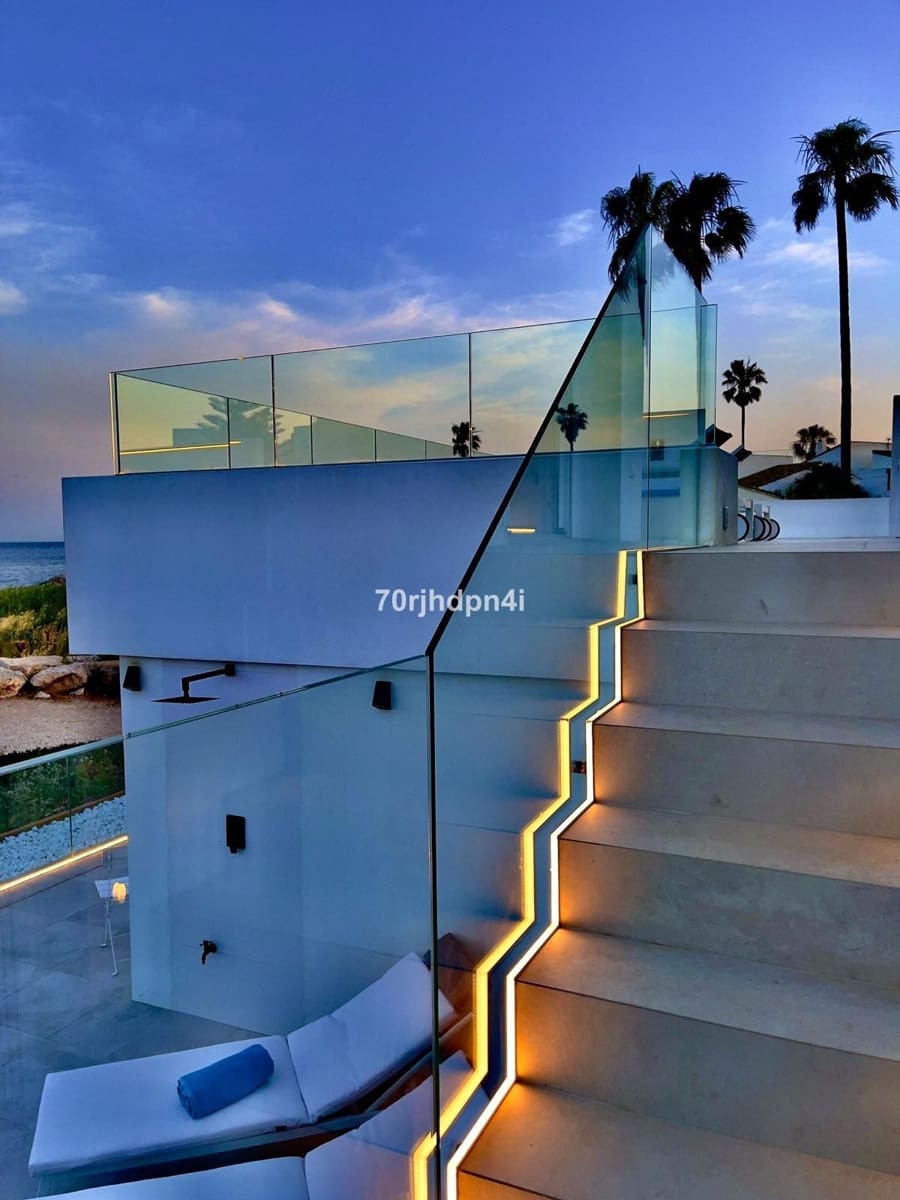 4 makuuhuone Huvila myytävänä paikassa Estepona - 1 785 000 € (Ref: 9921207)