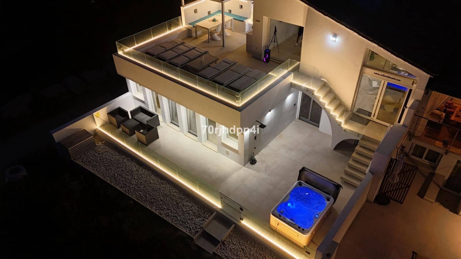 4 makuuhuone Huvila myytävänä paikassa Estepona - 1 785 000 € (Ref: 9921207)