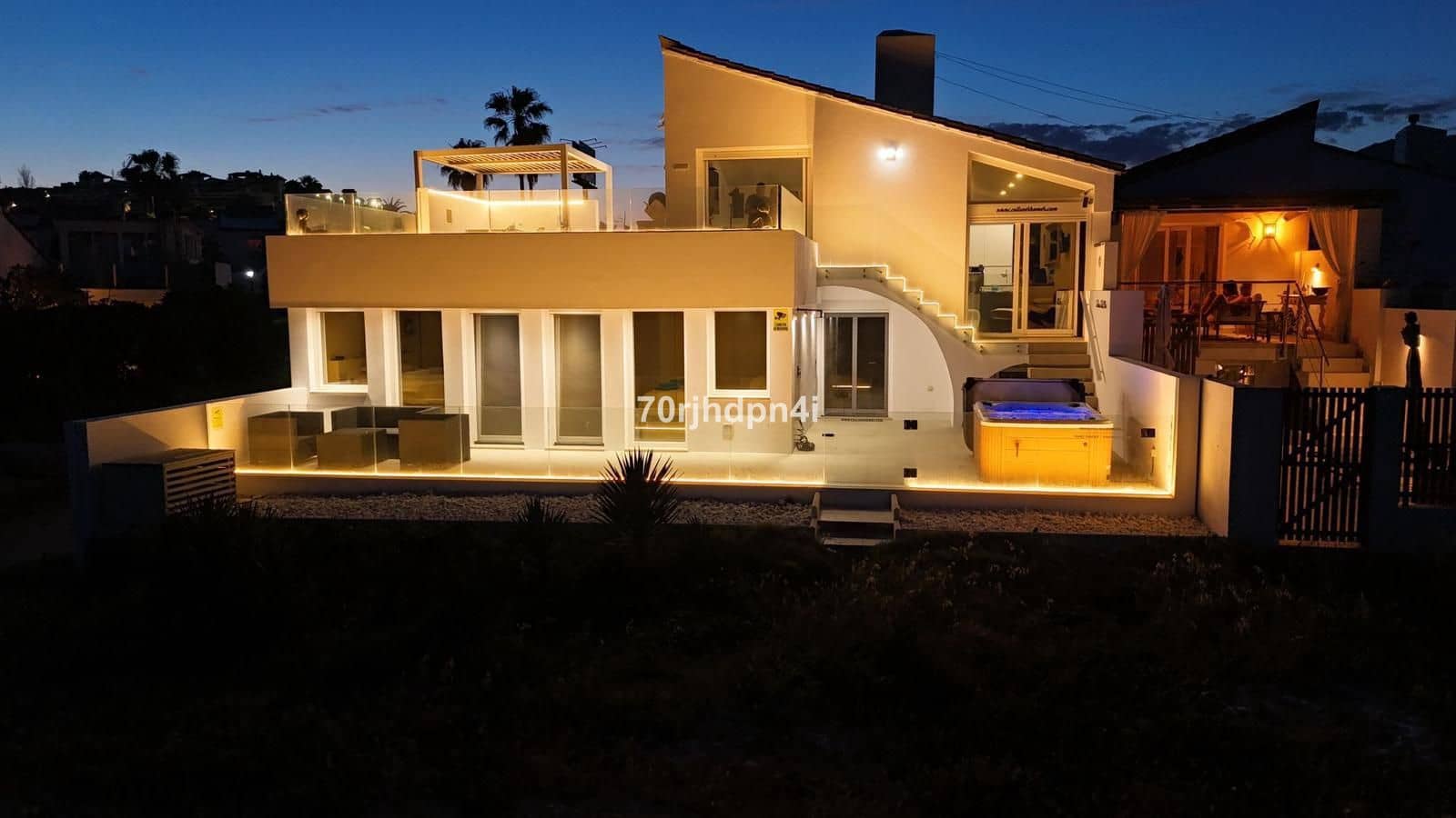 4 makuuhuone Huvila myytävänä paikassa Estepona - 1 785 000 € (Ref: 9921207)