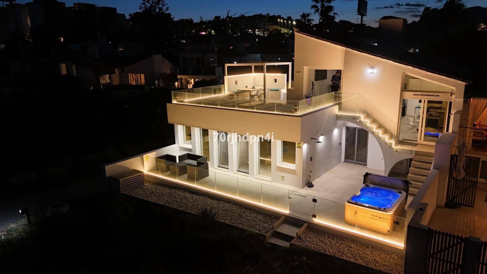 4 makuuhuone Huvila myytävänä paikassa Estepona - 1 785 000 € (Ref: 9921207)