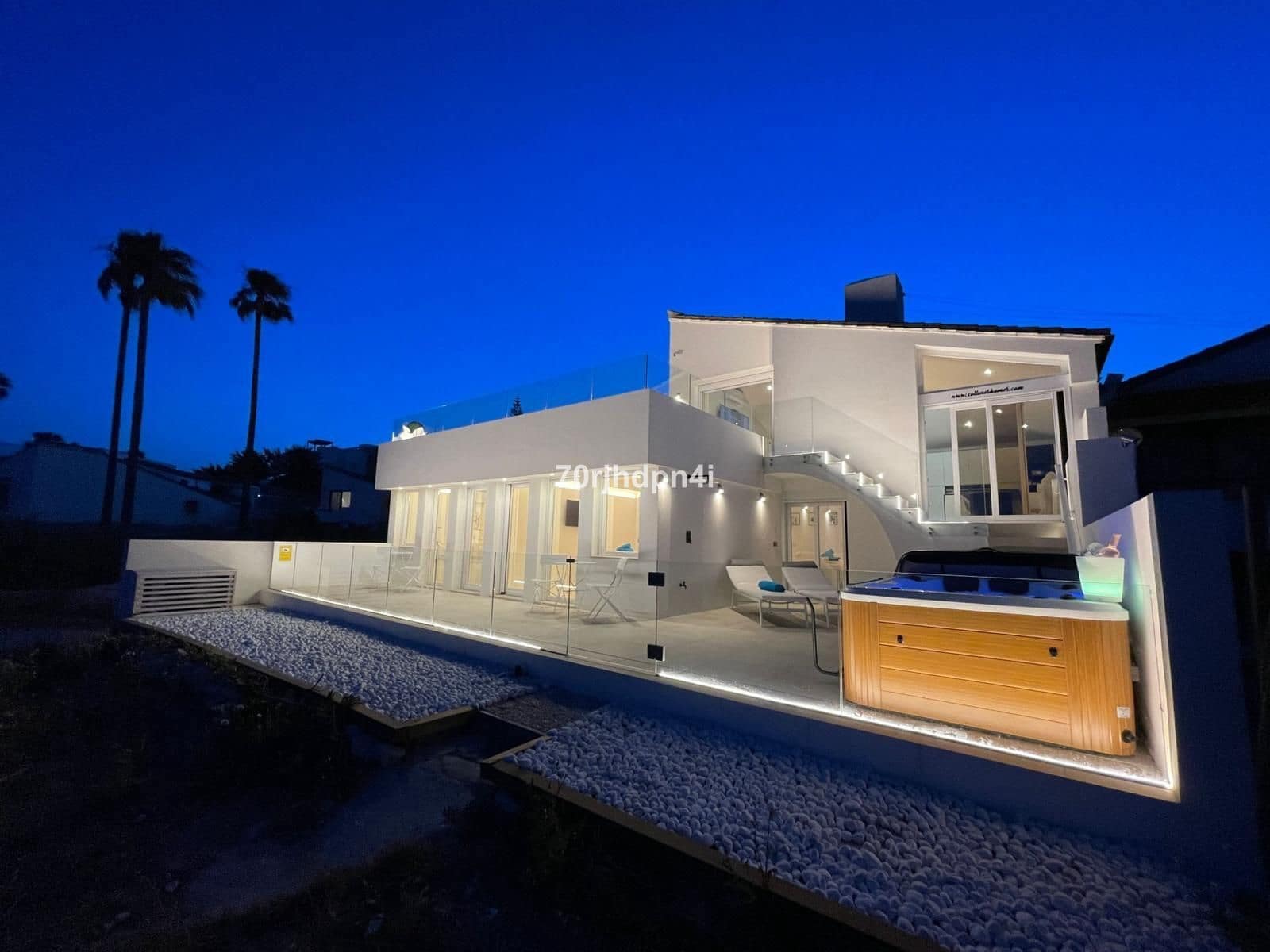 4 makuuhuone Huvila myytävänä paikassa Estepona - 1 785 000 € (Ref: 9921207)