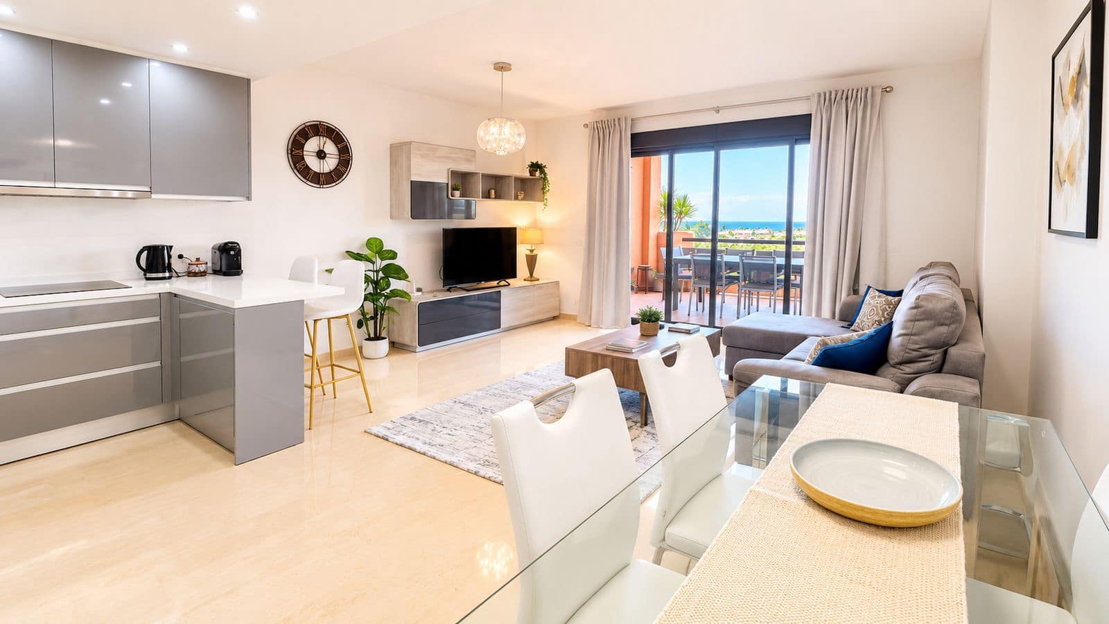 3 bedroom Apartment for sale in La Duquesa / Puerto de la Duquesa - € 380,000 (Ref: 9921208)