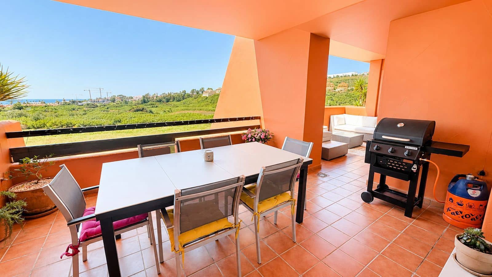 3 bedroom Apartment for sale in La Duquesa / Puerto de la Duquesa - € 380,000 (Ref: 9921208)