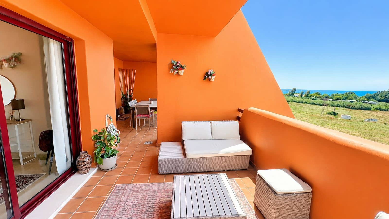 3 bedroom Apartment for sale in La Duquesa / Puerto de la Duquesa - € 380,000 (Ref: 9921208)