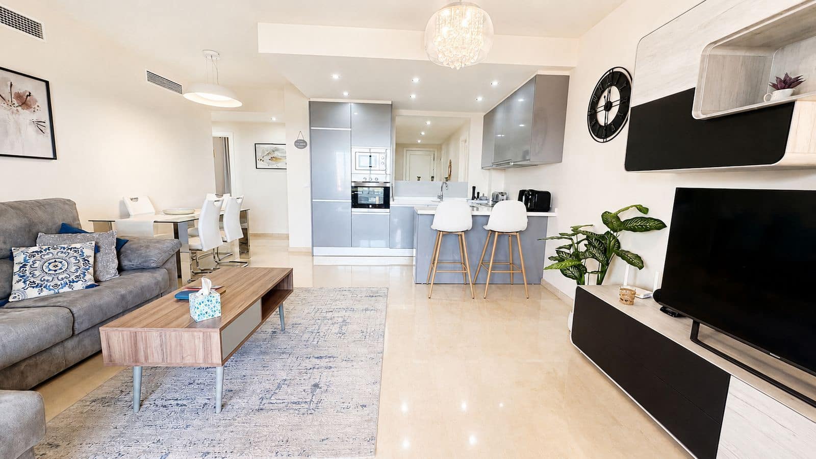3 bedroom Apartment for sale in La Duquesa / Puerto de la Duquesa - € 380,000 (Ref: 9921208)