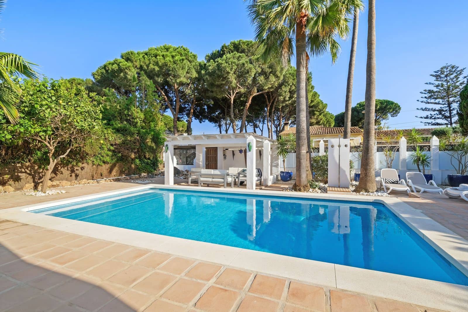 4 slaapkamer Villa te koop in Marbella - € 1.649.000 (Ref: 9921214)
