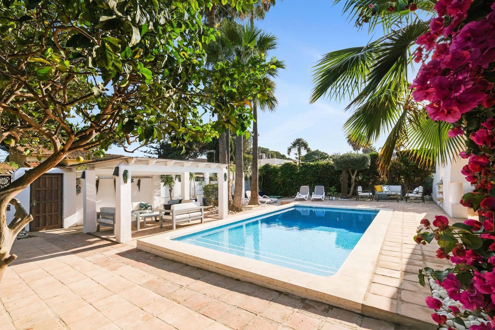 4 slaapkamer Villa te koop in Marbella - € 1.649.000 (Ref: 9921214)