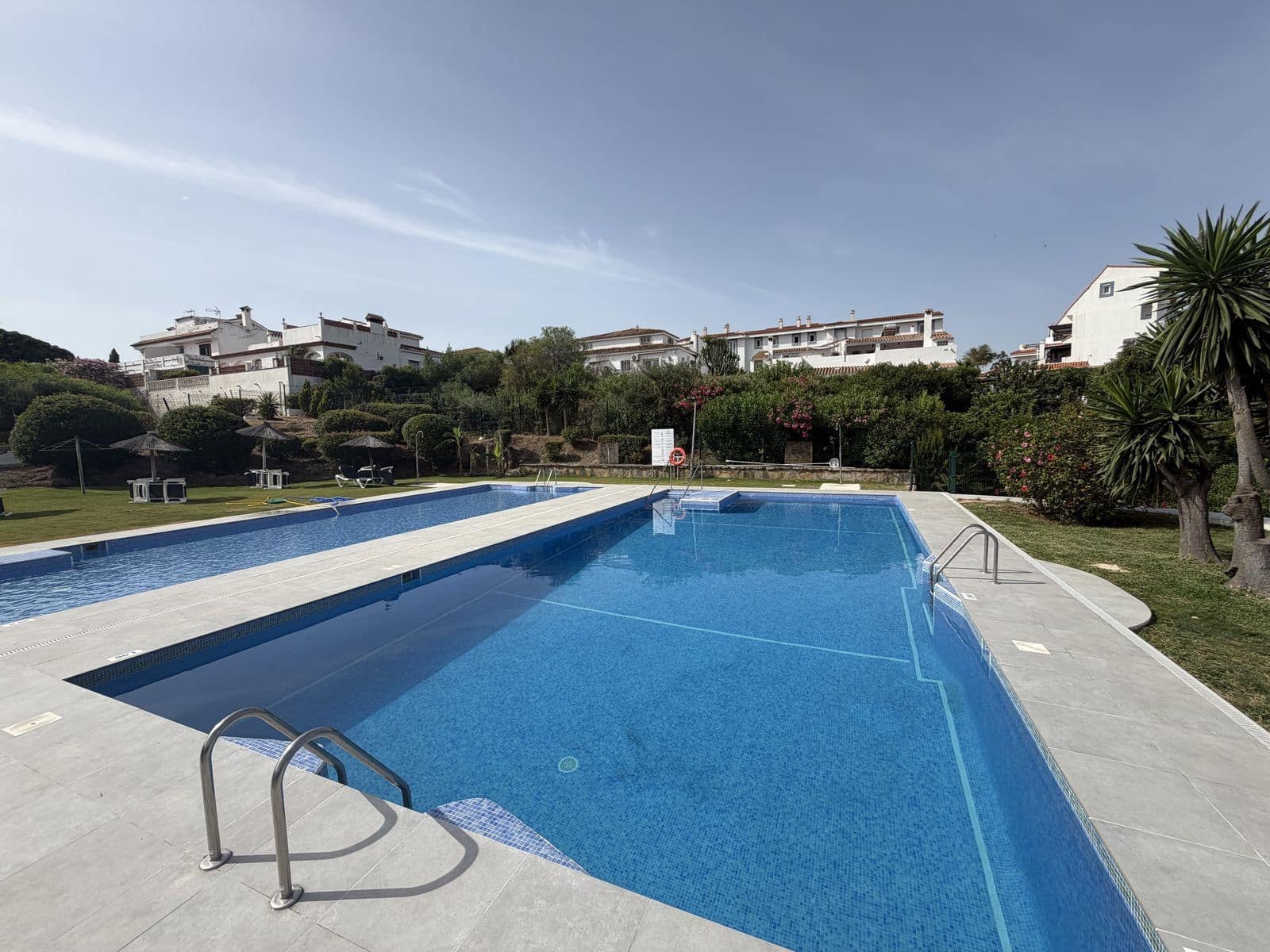 3 soveværelse Semi-Rækkehus til salg i La Duquesa / Puerto de la Duquesa - € 349.000 (Ref: 9921218)