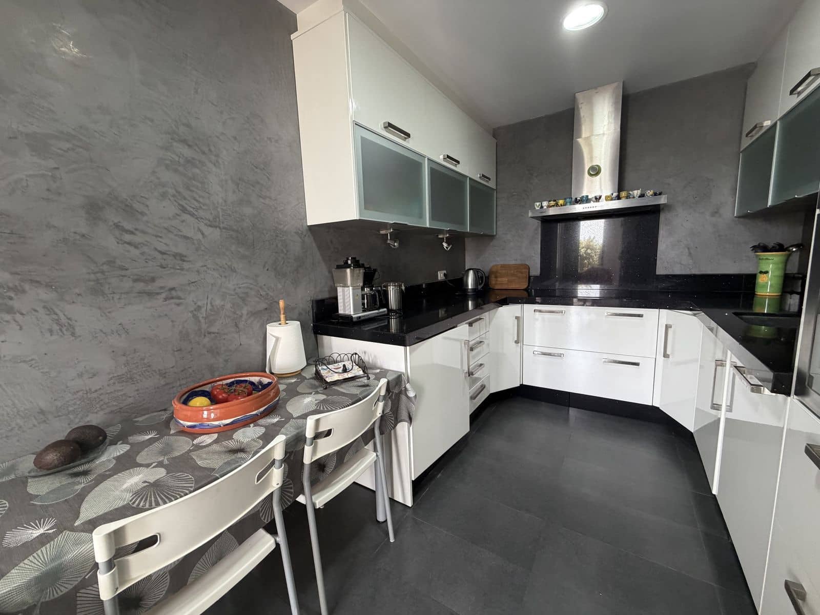 3 soveværelse Semi-Rækkehus til salg i La Duquesa / Puerto de la Duquesa - € 349.000 (Ref: 9921218)