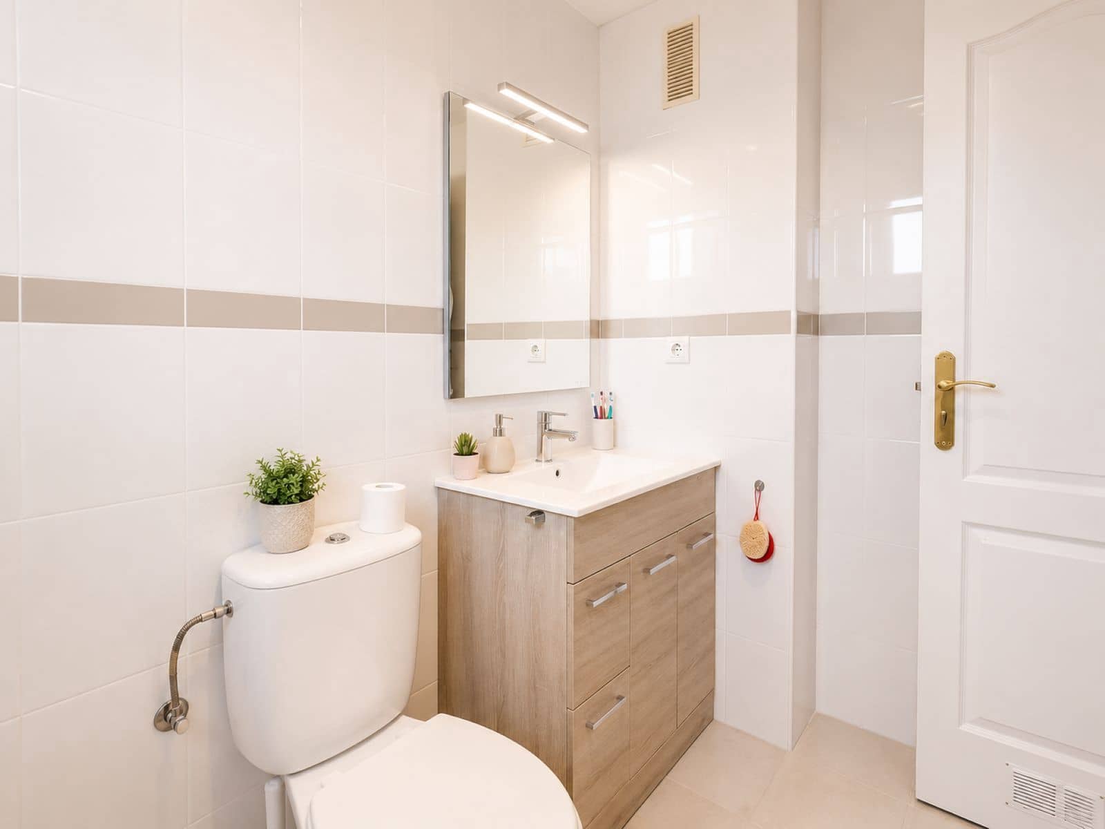 4 bedroom Apartment for sale in Bahia de Casares - € 299,000 (Ref: 9921221)
