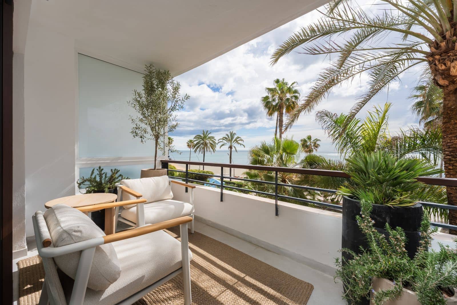 3 slaapkamer Appartement te koop in Estepona - € 895.000 (Ref: 9921223)