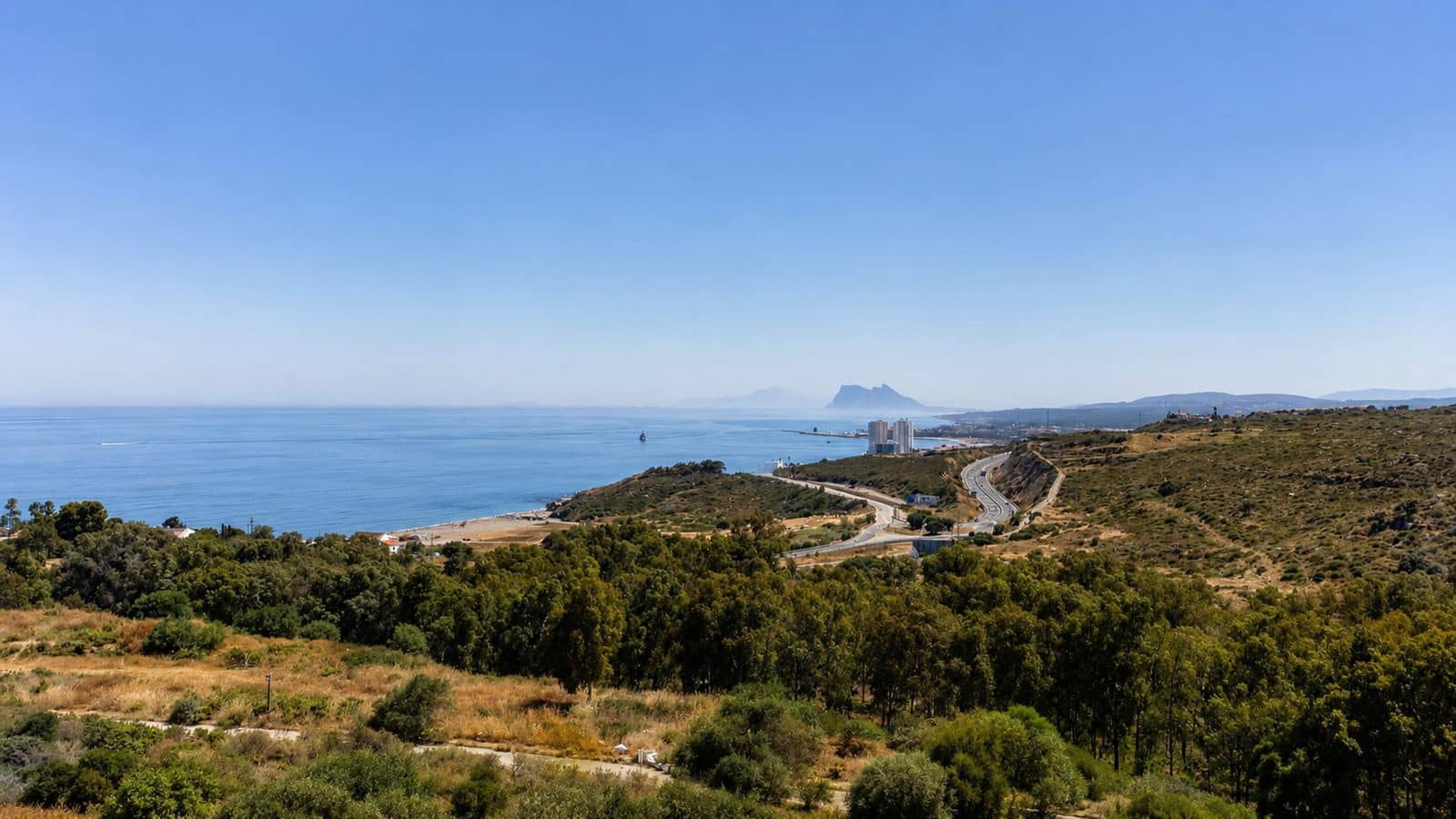5 bedroom Villa for sale in Manilva - € 1,100,000 (Ref: 9921225)
