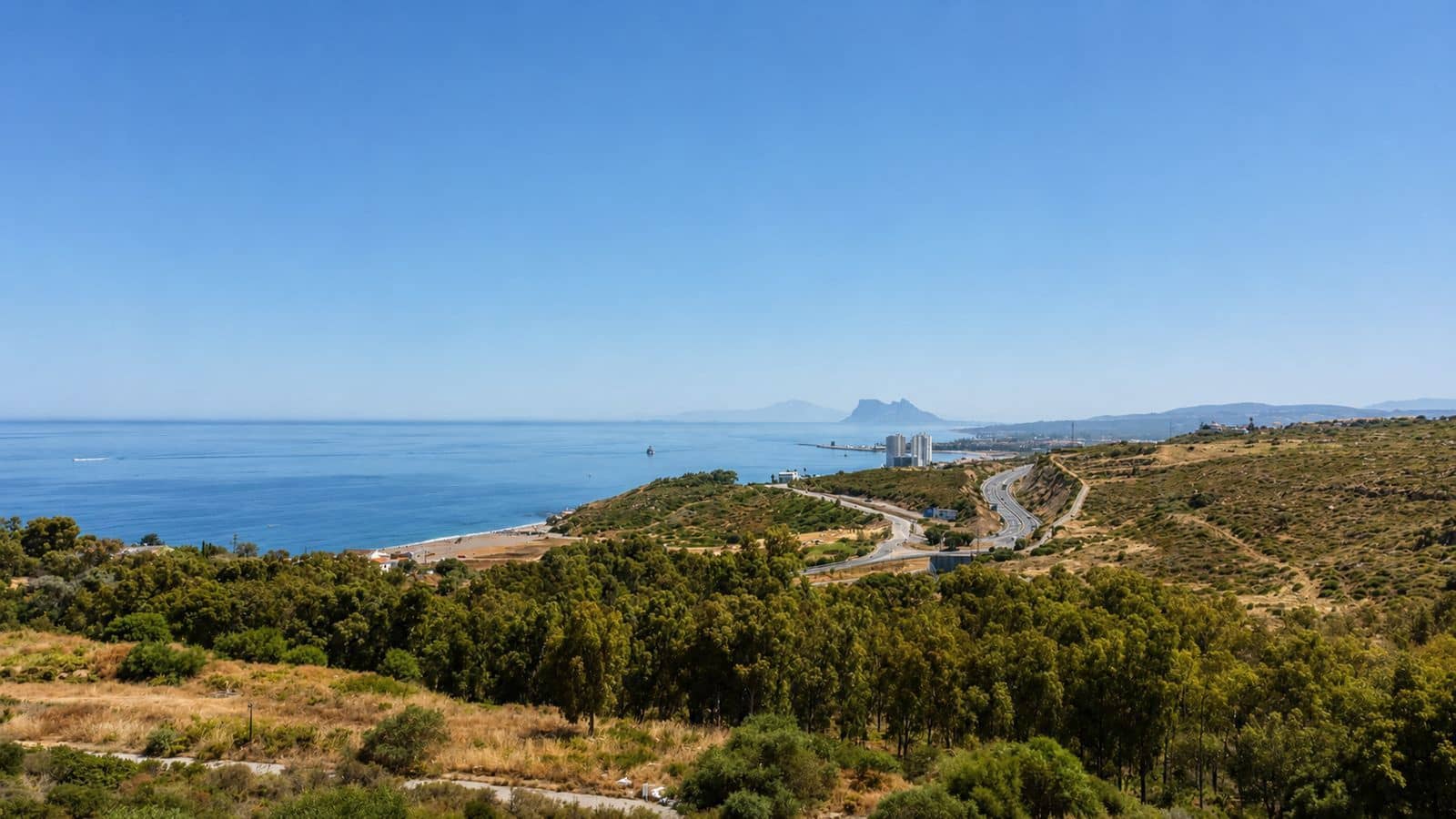 5 bedroom Villa for sale in Manilva - € 1,100,000 (Ref: 9921225)