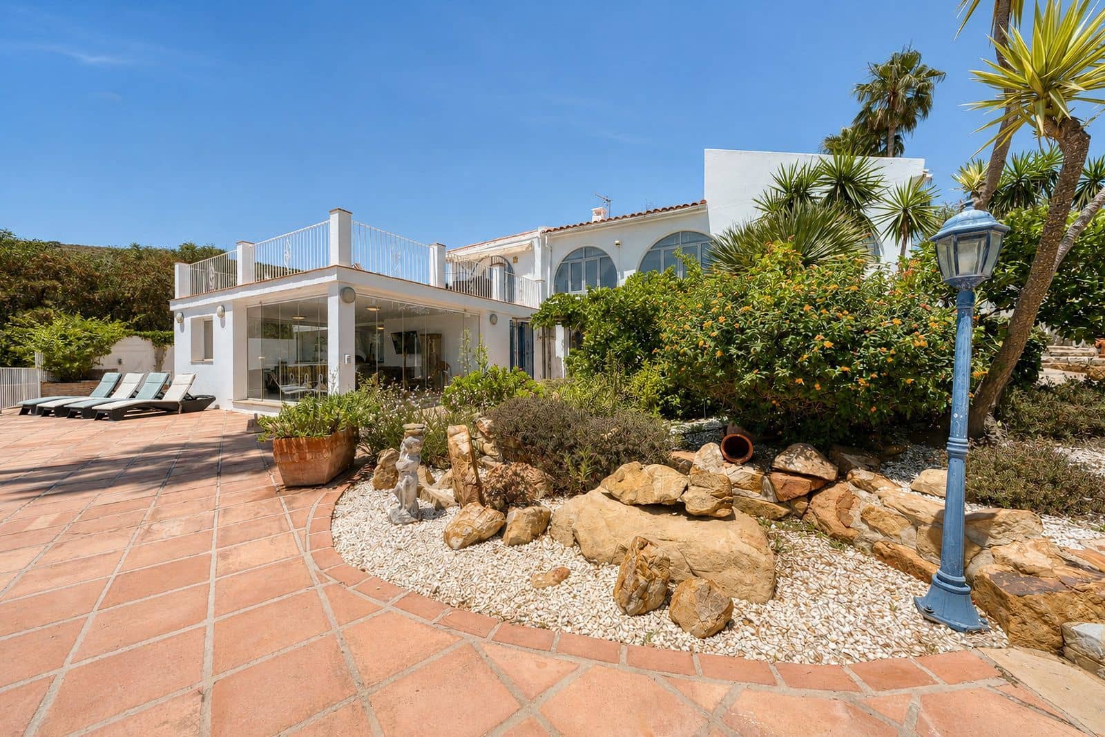 5 bedroom Villa for sale in Manilva - € 1,100,000 (Ref: 9921225)