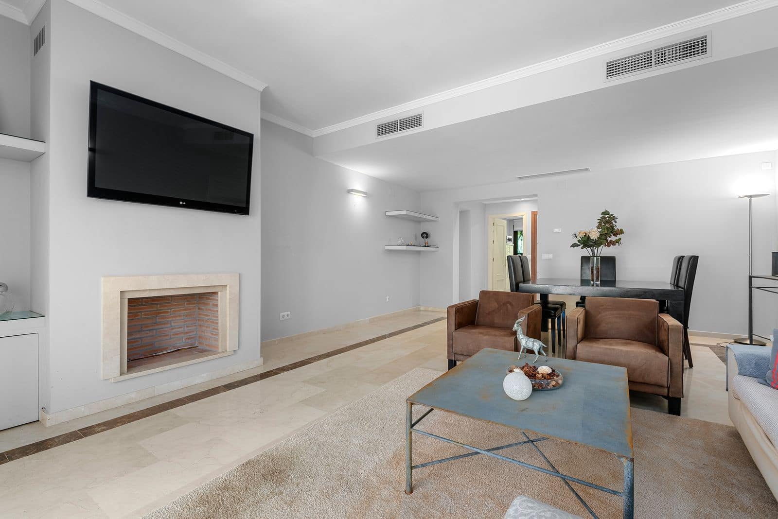 2 slaapkamer Appartement te koop in Benahavis - € 450.000 (Ref: 9921227)