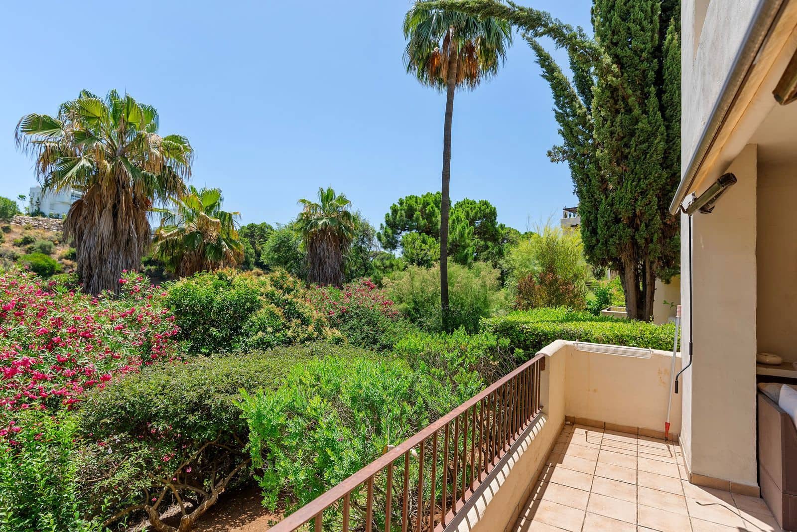 2 slaapkamer Appartement te koop in Benahavis - € 450.000 (Ref: 9921227)