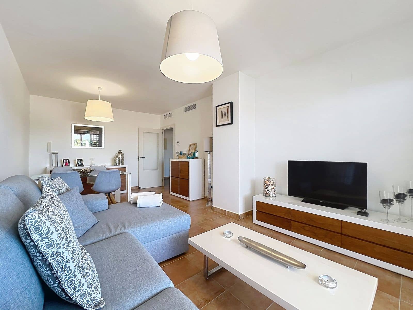 2 bedroom Apartment for sale in La Alcaidesa - € 329,000 (Ref: 9921230)