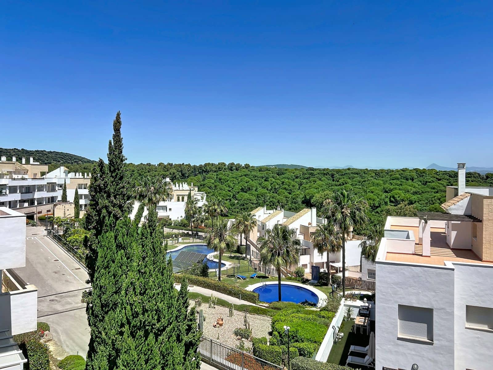 2 bedroom Apartment for sale in La Alcaidesa - € 329,000 (Ref: 9921230)