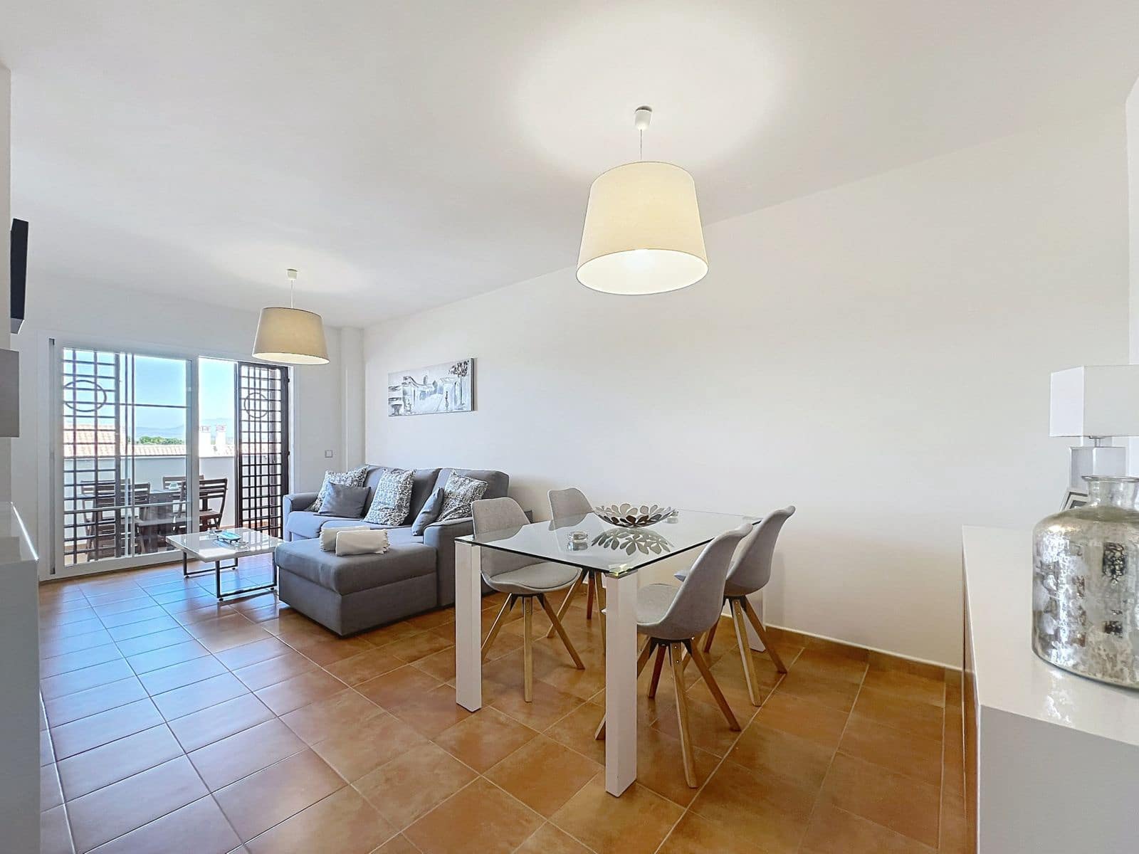 2 bedroom Apartment for sale in La Alcaidesa - € 329,000 (Ref: 9921230)