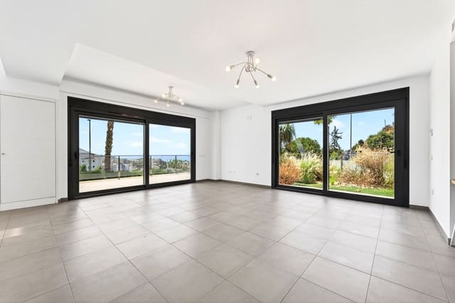 4 soveværelse Semi-Rækkehus til salg i Cerrado de Calderon, Málaga by - € 1.650.000 (Ref: 9921248)