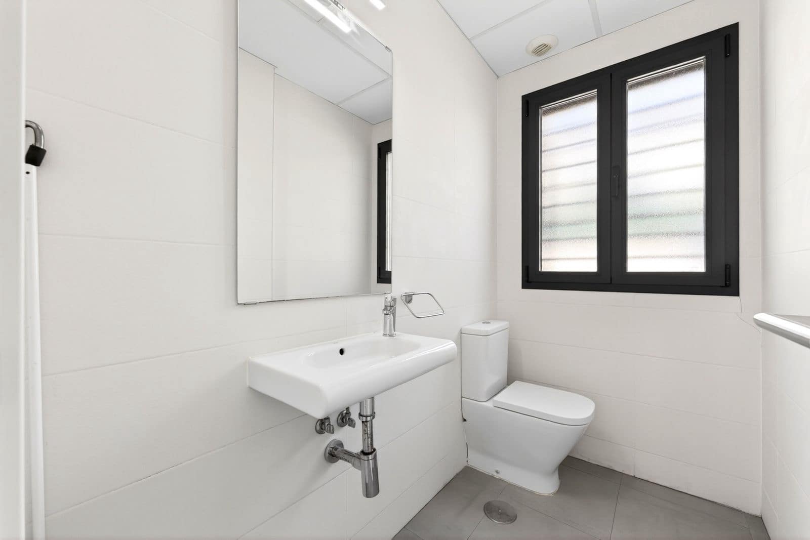 4 soveværelse Semi-Rækkehus til salg i Malaga by - € 1.650.000 (Ref: 9921248)