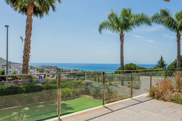 4 soveværelse Semi-Rækkehus til salg i Cerrado de Calderon, Málaga by - € 1.650.000 (Ref: 9921248)