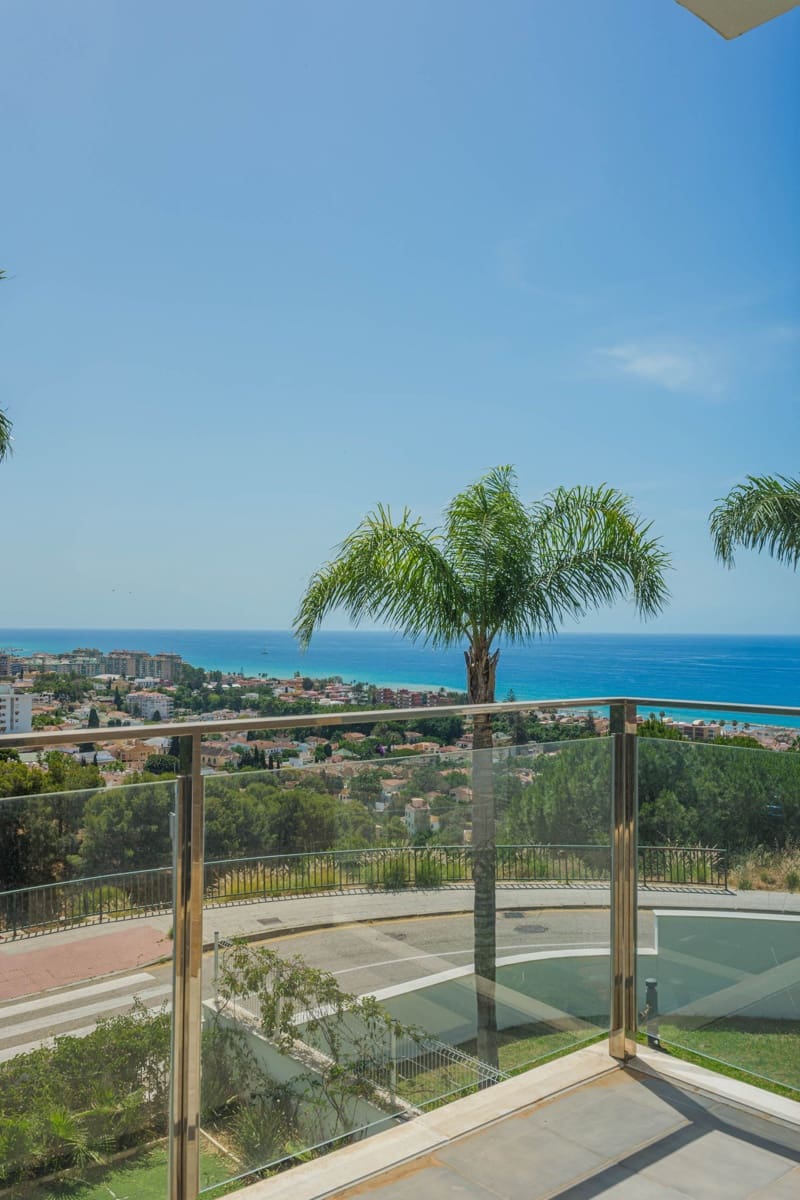 4 soveværelse Semi-Rækkehus til salg i Malaga by - € 1.650.000 (Ref: 9921248)