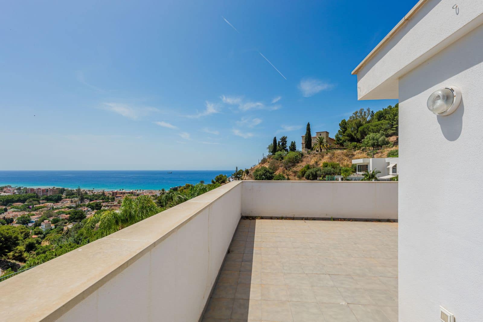 4 soveværelse Semi-Rækkehus til salg i Malaga by - € 1.650.000 (Ref: 9921248)