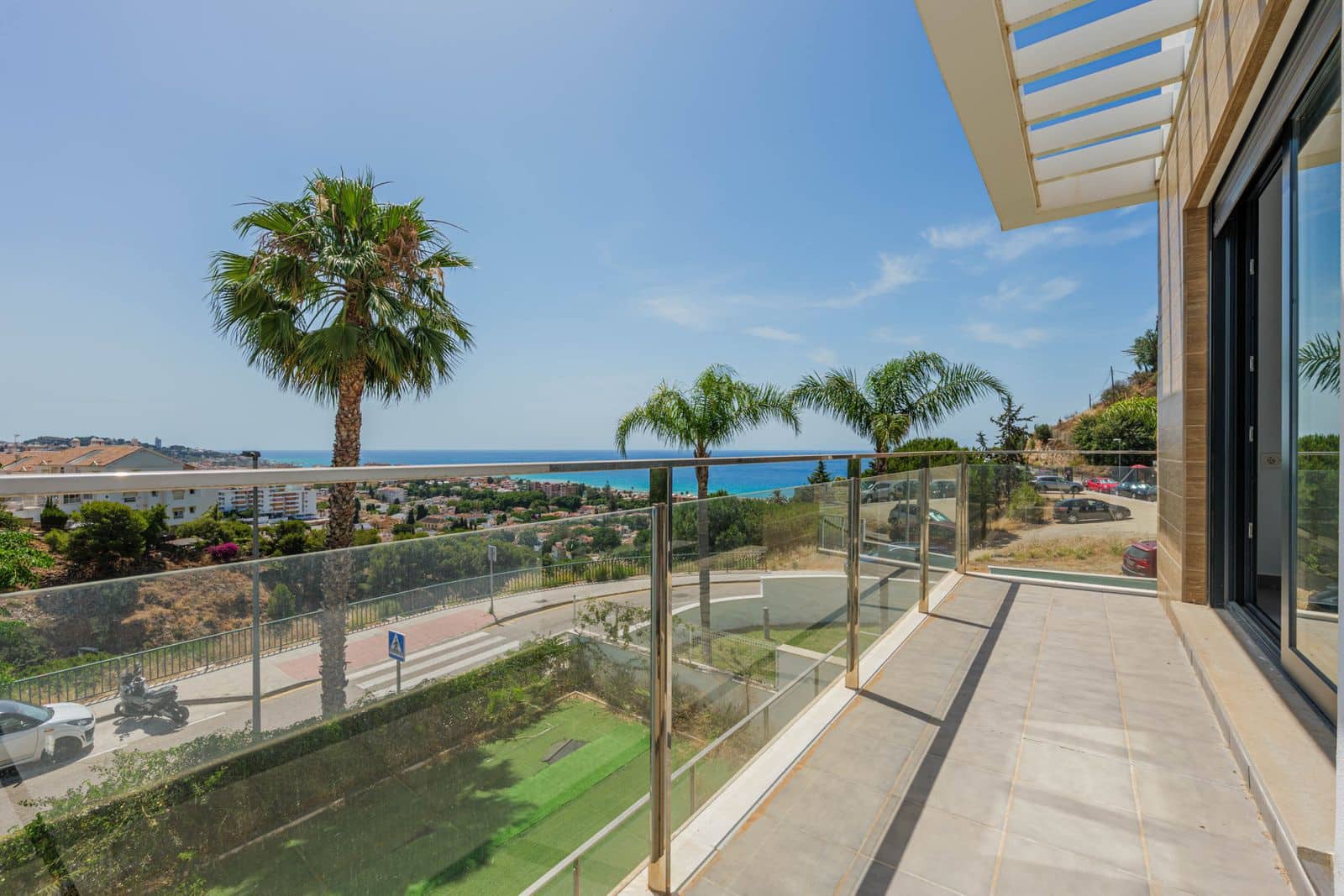 4 soveværelse Semi-Rækkehus til salg i Malaga by - € 1.650.000 (Ref: 9921248)