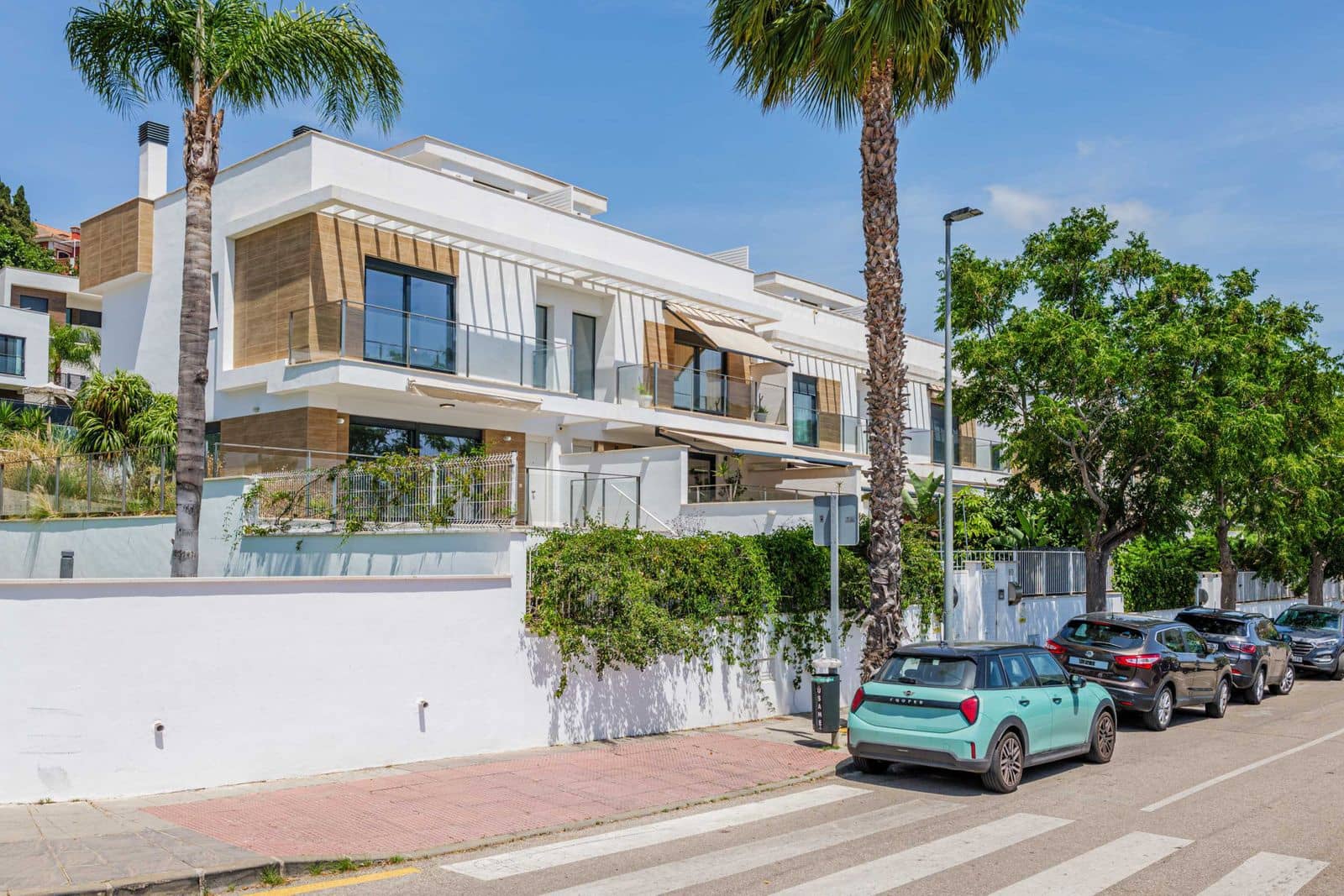 4 soveværelse Semi-Rækkehus til salg i Malaga by - € 1.650.000 (Ref: 9921248)