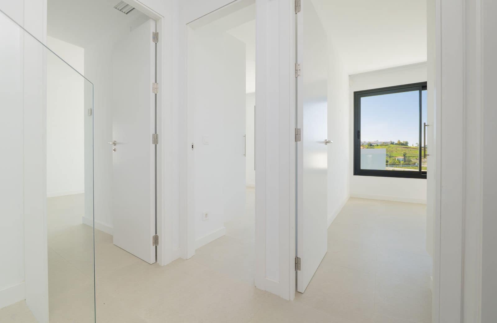 Chalet de 3 habitaciones en Estepona en venta - 900.000 € (Ref: 9921250)