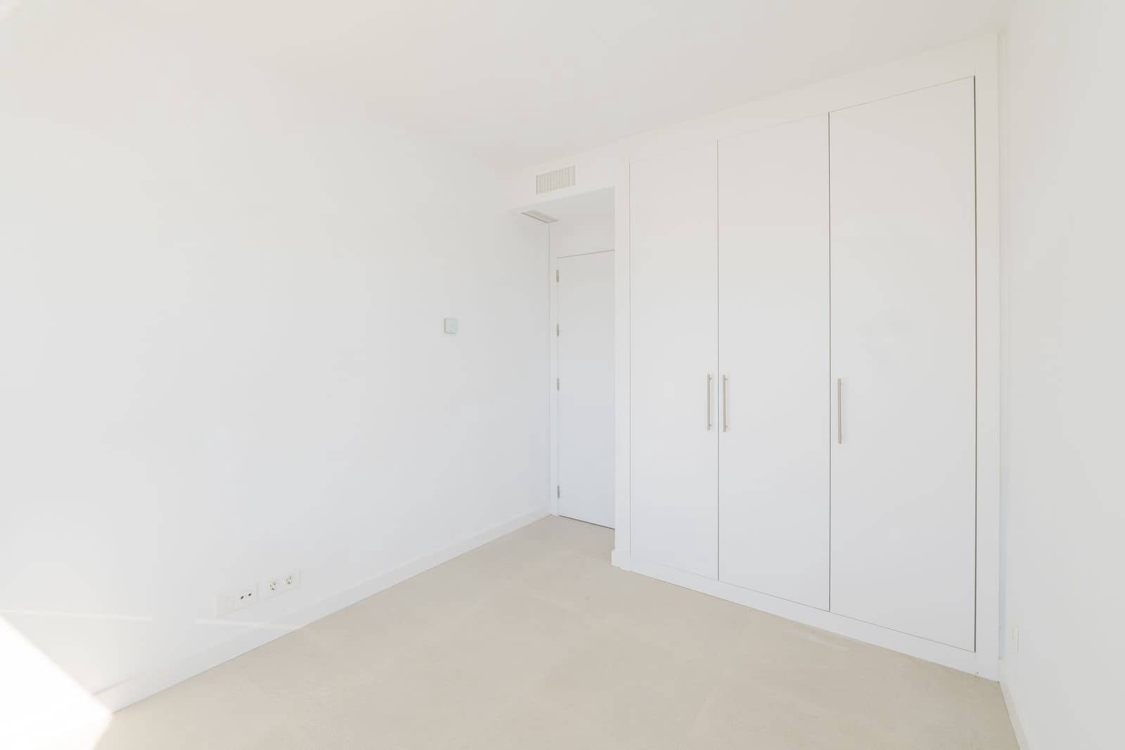 Chalet de 3 habitaciones en Estepona en venta - 900.000 € (Ref: 9921250)