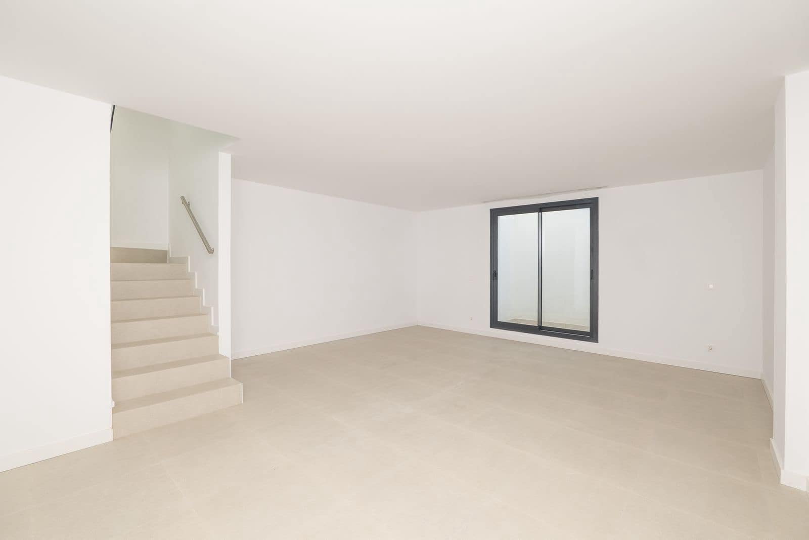 Chalet de 3 habitaciones en Estepona en venta - 900.000 € (Ref: 9921250)
